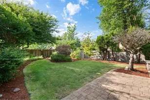 3389 Kevington Ave, Eugene, OR 97405 - Photo 42