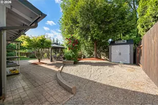 3389 Kevington Ave, Eugene, OR 97405 - Photo 40