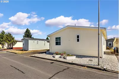 300 SW 7th Ave #905, Battle Ground, WA 98604 - Photo 2