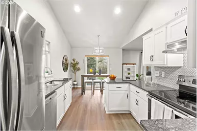 1636 Bonnie Ln, Forest Grove, OR 97116 - Photo 2