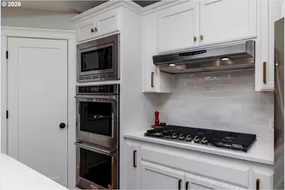 13165 NW Overton St, Portland, OR 97229 - Photo 10