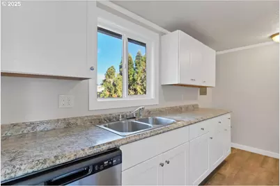 204 S 3rd St, Carlton, OR 97111 - Photo 14