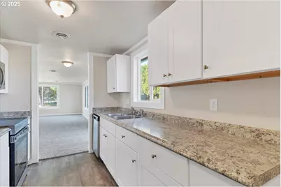 204 S 3rd St, Carlton, OR 97111 - Photo 16