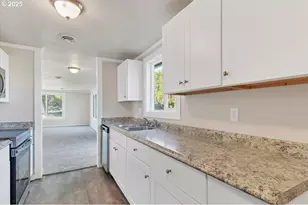 204 S 3rd St, Carlton, OR 97111 - Photo 16