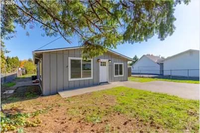 204 S 3rd St, Carlton, OR 97111 - Photo 2