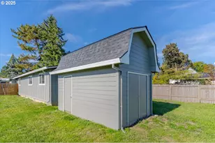 204 S 3rd St, Carlton, OR 97111 - Photo 36