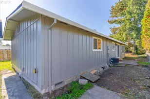 204 S 3rd St, Carlton, OR 97111 - Photo 32