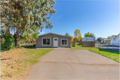 204 S 3rd St, Carlton, OR 97111 - Photo 1