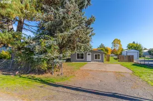 204 S 3rd St, Carlton, OR 97111 - Photo 6