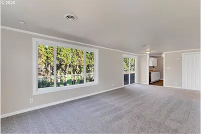 204 S 3rd St, Carlton, OR 97111 - Photo 8