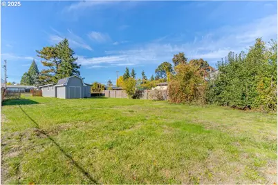 204 S 3rd St, Carlton, OR 97111 - Photo 34