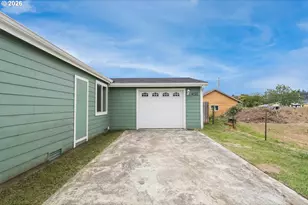 1188 Indiana Ave, Bandon, OR 97411 - Photo 16