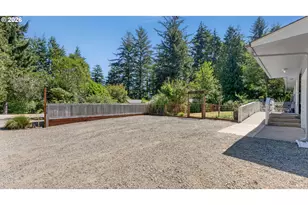 4976 Lake Dr, Florence, OR 97439 - Photo 36