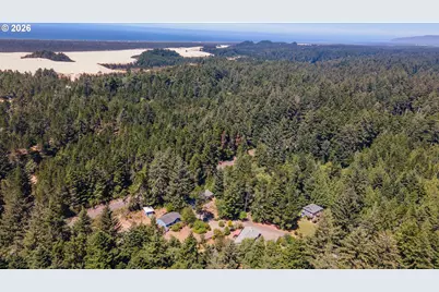 4976 Lake Dr, Florence, OR 97439 - Photo 44