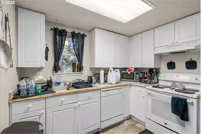15745 NE Beech St, Portland, OR 97230 - Photo 12