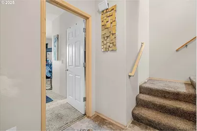 15745 NE Beech St, Portland, OR 97230 - Photo 8