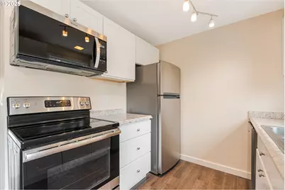 16825 SE Powell Blvd, Portland, OR 97236 - Photo 8