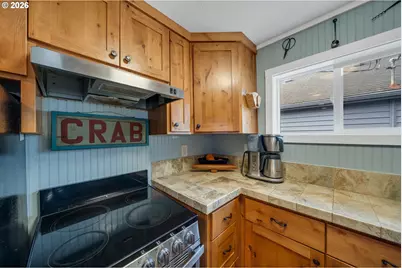 211 S 2nd Ave, Rockaway Beach, OR 97136 - Photo 14