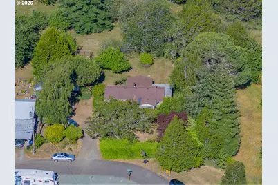 635 25th St, Myrtle Point, OR 97458 - Photo 16