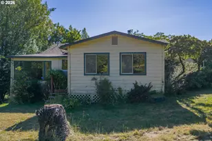635 25th St, Myrtle Point, OR 97458 - Photo 6