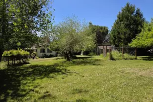 635 25th St, Myrtle Point, OR 97458 - Photo 4