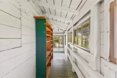 635 25th St, Myrtle Point, OR 97458 - Photo 34