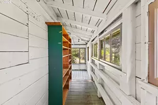 635 25th St, Myrtle Point, OR 97458 - Photo 34