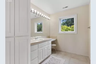 8801 SE Walnut Dr, Amity, OR 97101 - Photo 32