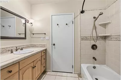 133 W Beacon Hill Dr, Longview, WA 98632 - Photo 12