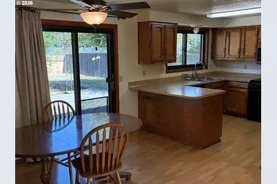 1544 E Chamberlain Ave, Cottage Grove, OR 97424 - Photo 10