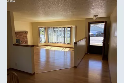 1544 E Chamberlain Ave, Cottage Grove, OR 97424 - Photo 4