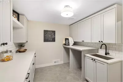 17706 Tree Top Way, Lake Oswego, OR 97034 - Photo 38