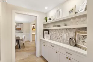 17706 Treetop Way, Lake Oswego, OR 97034 - Photo 12