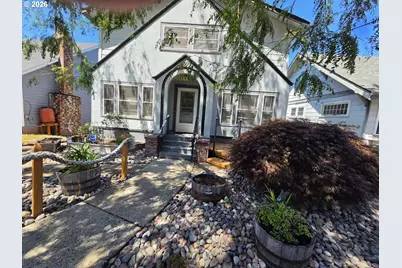 1352 SE Cobb St, Roseburg, OR 97470 - Photo 2