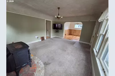 1352 SE Cobb St, Roseburg, OR 97470 - Photo 6