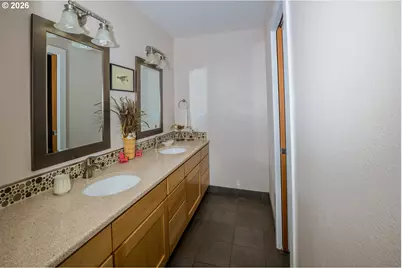 1334 SW 57th Ave, Portland, OR 97221 - Photo 42