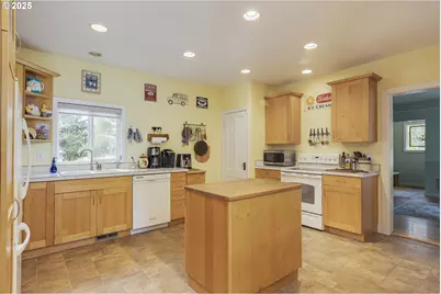 8205 SW Broadmead Rd, Amity, OR 97101 - Photo 12