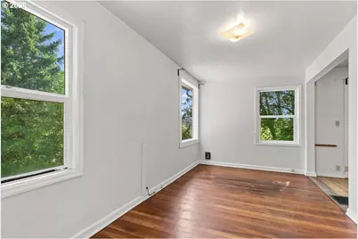 1017 SW Grover St, Portland, OR 97239 - Photo 6