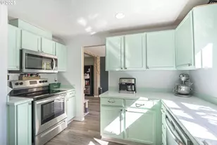 4852 Chameleon Ct NE, Salem, OR 97305 - Photo 10