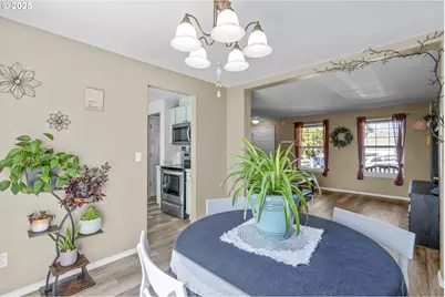 4852 Chameleon Ct NE, Salem, OR 97305 - Photo 8