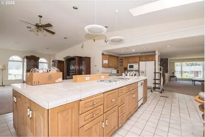 13212 SE Lucille St, Happy Valley, OR 97086 - Photo 16