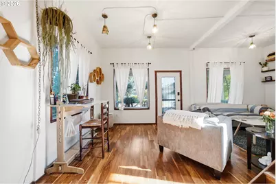 7402 SE Ellis St, Portland, OR 97206 - Photo 8