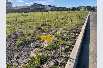 2242 NW Fendle Way, McMinnville, OR 97128 - Photo 2