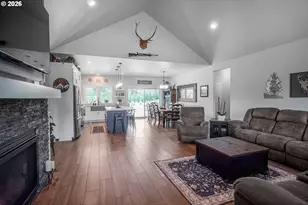 24883 Suttle Rd, Elmira, OR 97437 - Photo 12