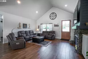 24883 Suttle Rd, Elmira, OR 97437 - Photo 14