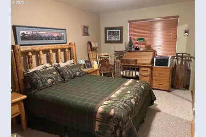 139957 Pine Creek Loop, Crescent Lake, OR 97733 - Photo 20