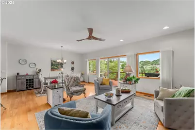 371 NW Rachel Lynn Way, Roseburg, OR 97471 - Photo 4