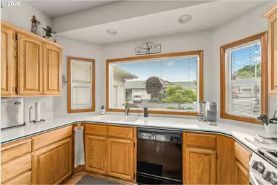 371 NW Rachel Lynn Way, Roseburg, OR 97471 - Photo 10
