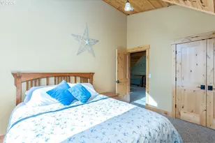 124323 Teatable Ct, Crescent Lake, OR 97733 - Photo 26