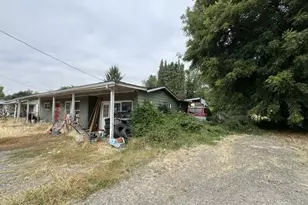 895 Nelson Ave, Lebanon, OR 97355 - Photo 2